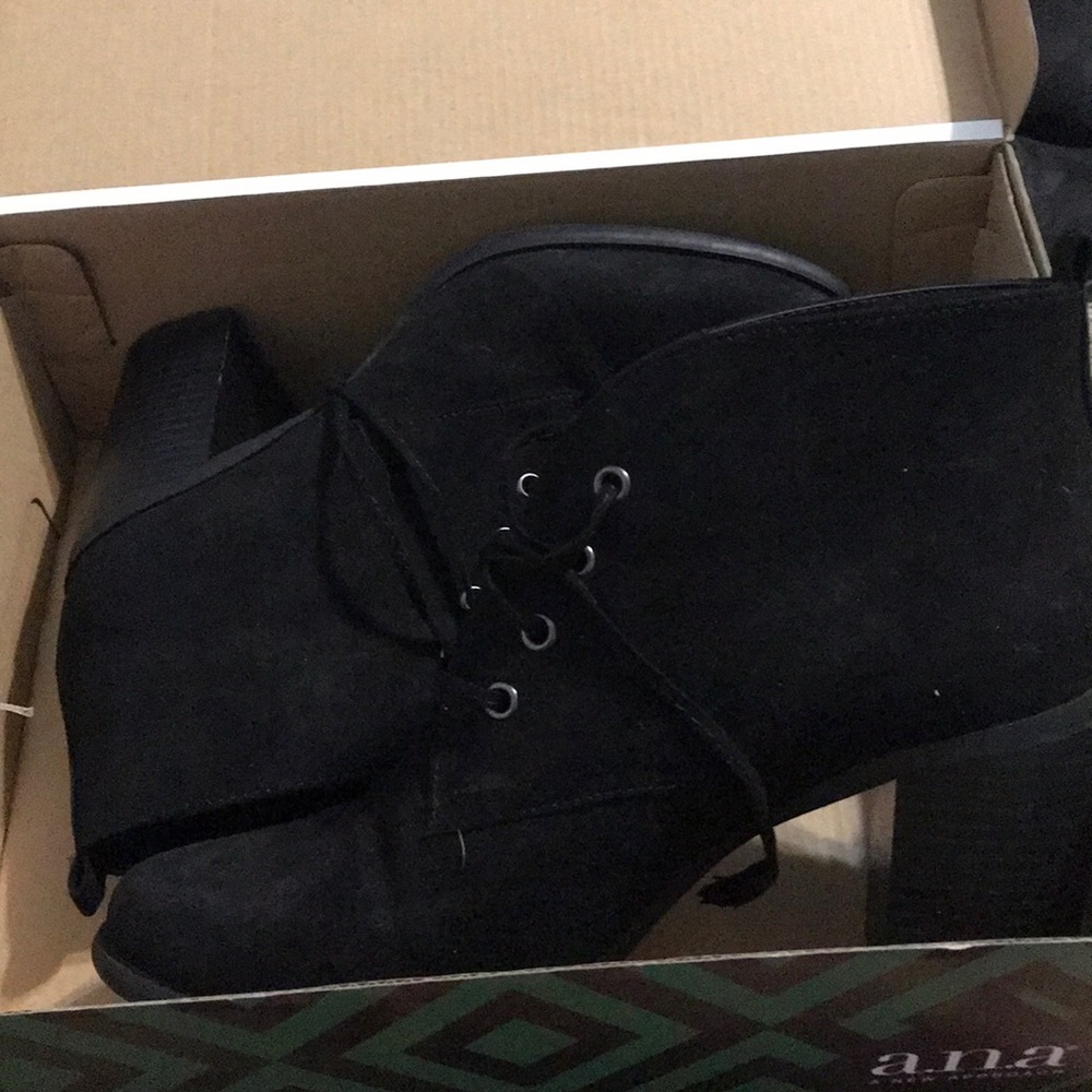 A.n.a Booties